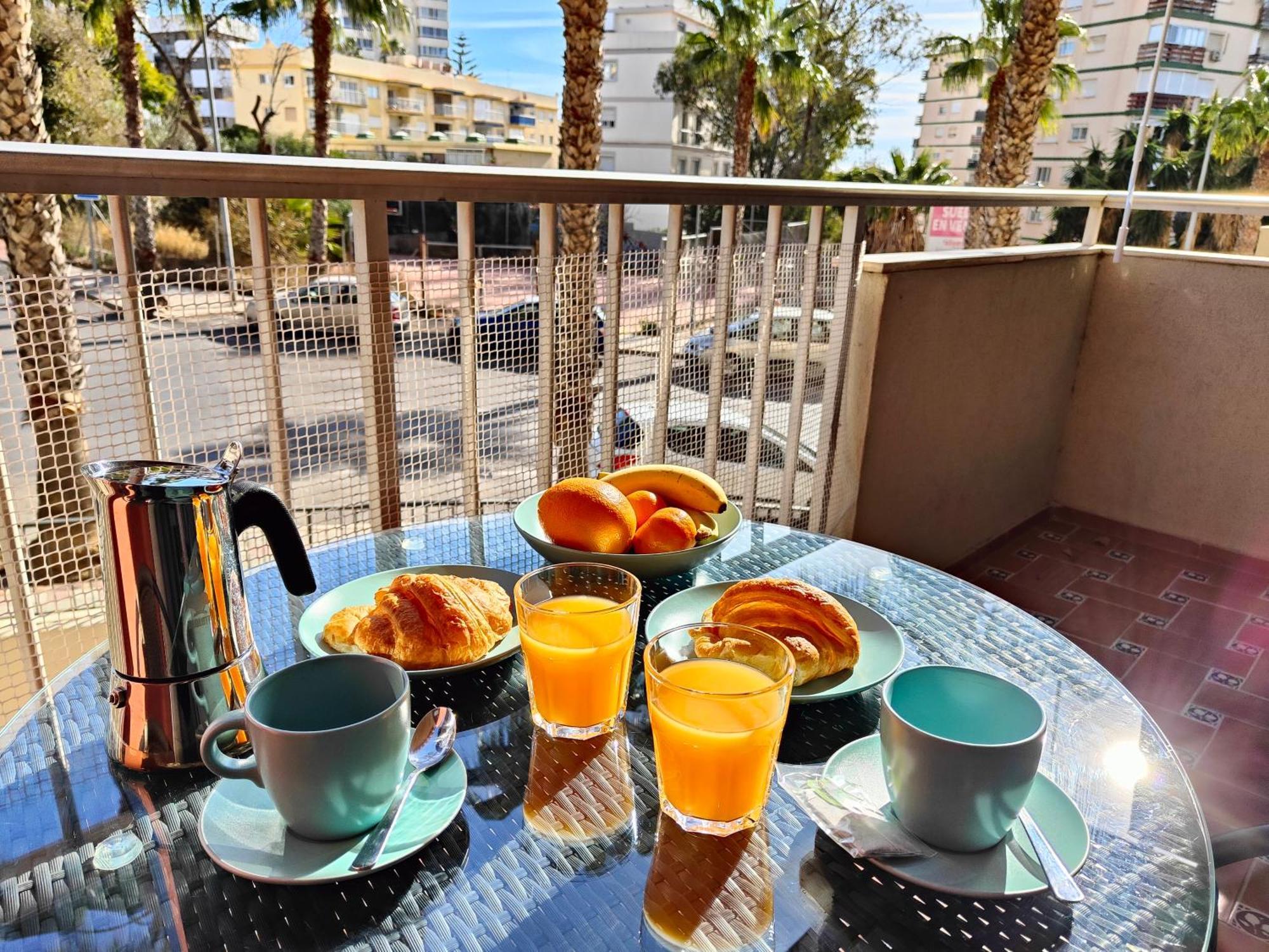 Apartamento Entero, Enormes Piscinas, Terraza Y Playa Benalmádena Eksteriør bilde