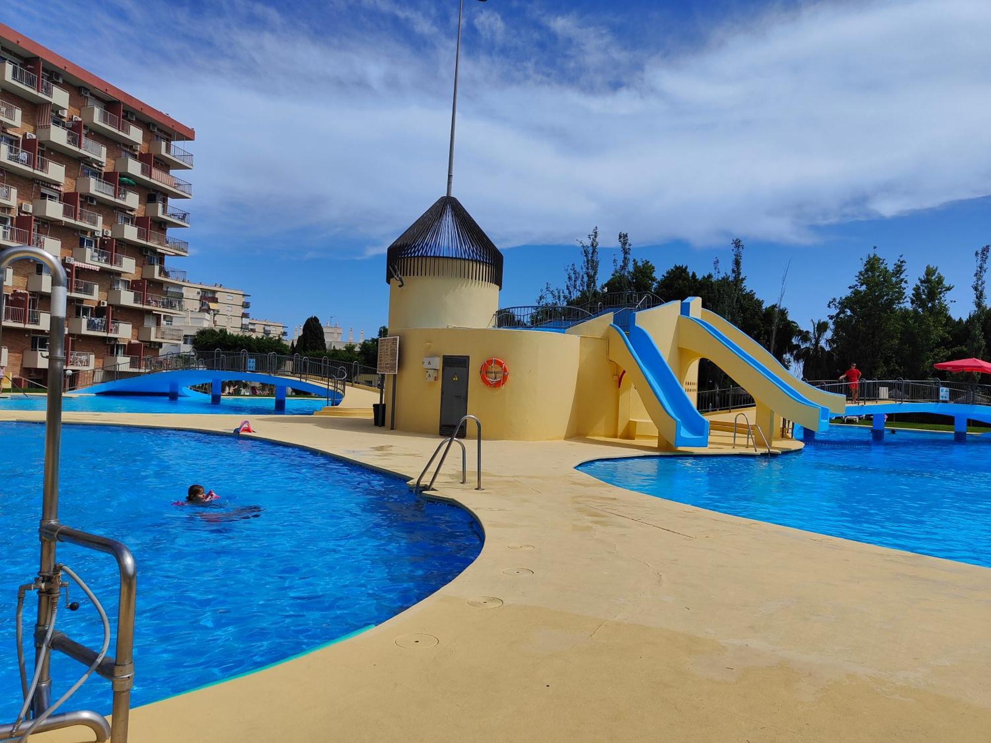Apartamento Entero, Enormes Piscinas, Terraza Y Playa Benalmádena Eksteriør bilde